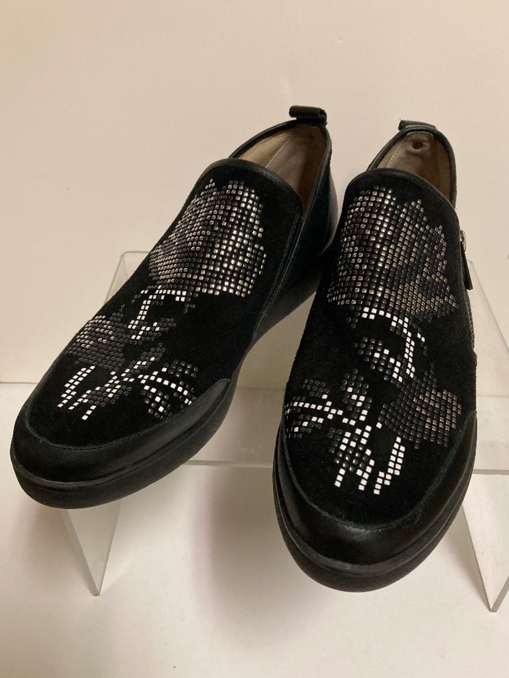 Donald Pliner Black Rose Sneaker Size 10M
